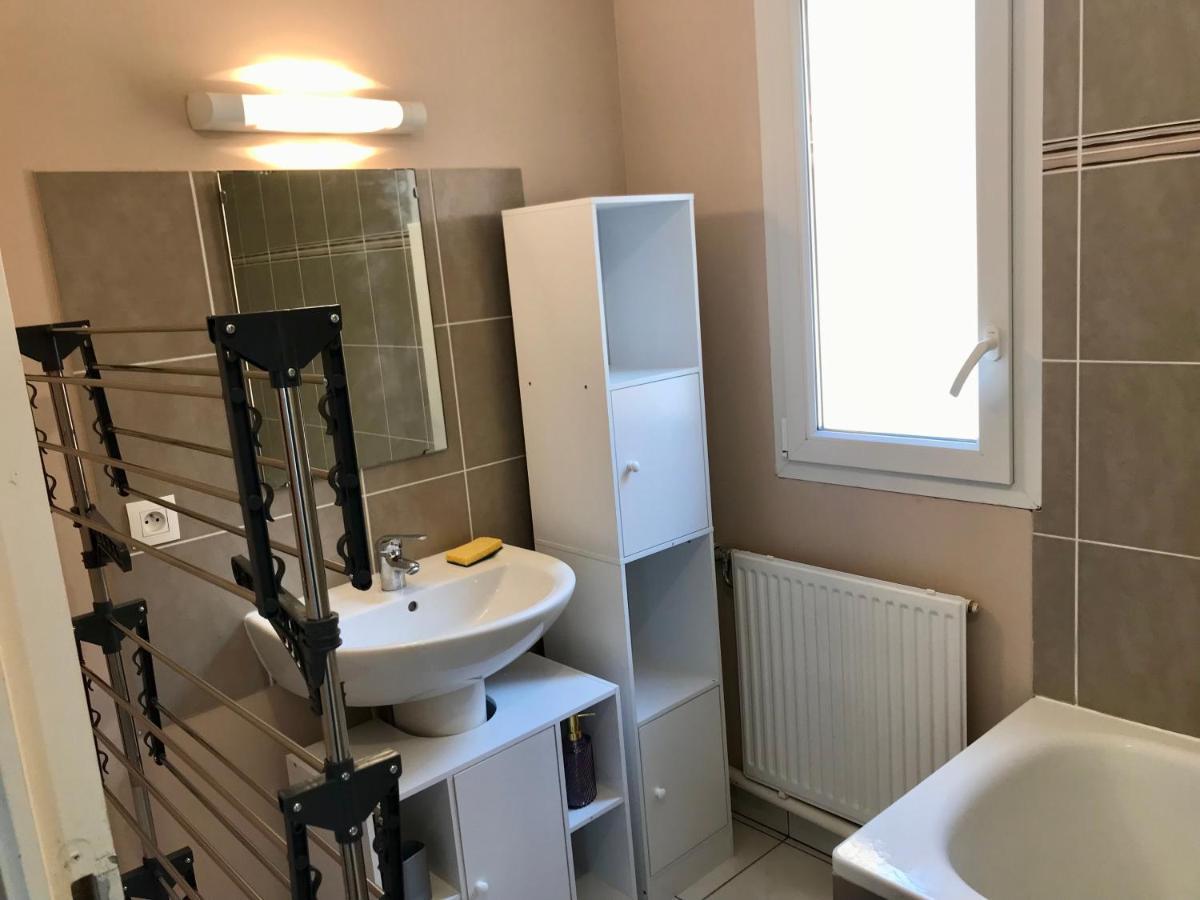 Agreable Maison Proche Gare Avec Parking Gratuit Le Mans Luaran gambar