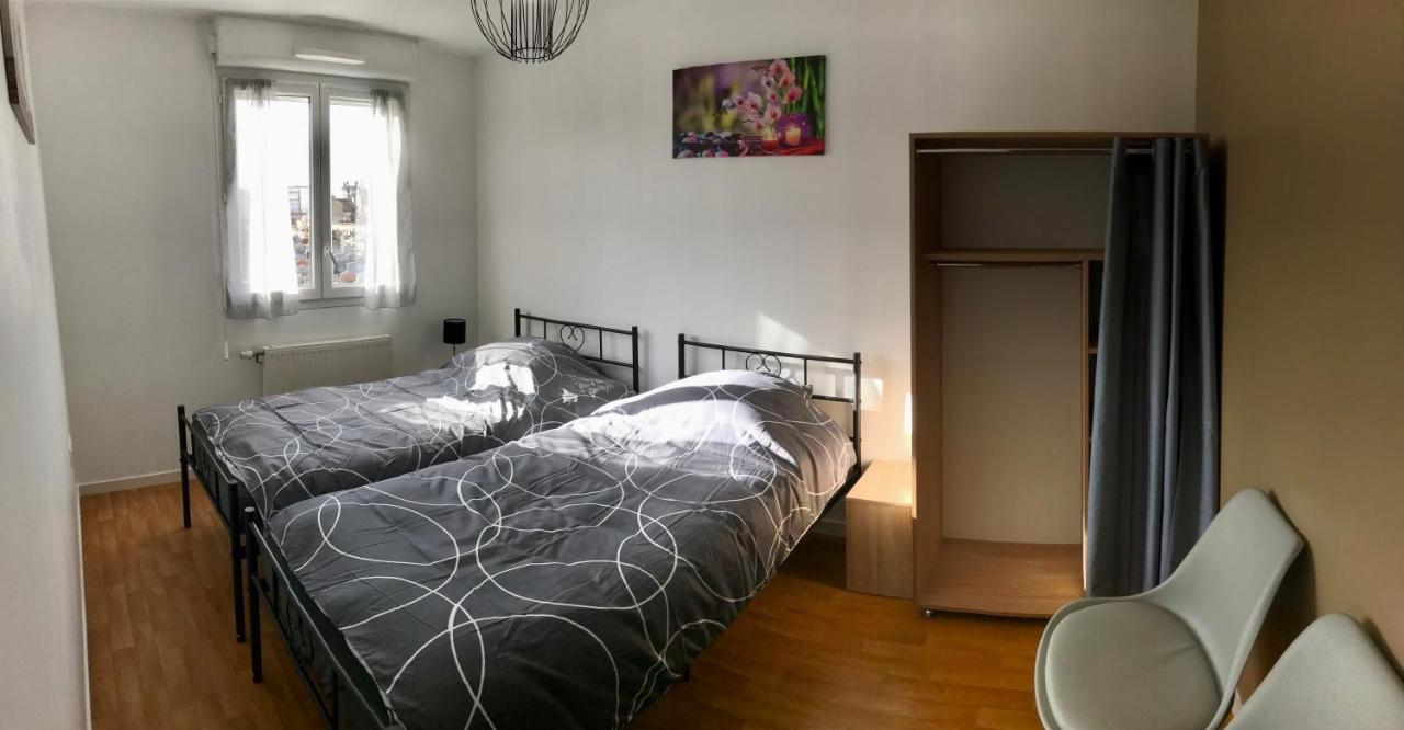 Agreable Maison Proche Gare Avec Parking Gratuit Le Mans Luaran gambar