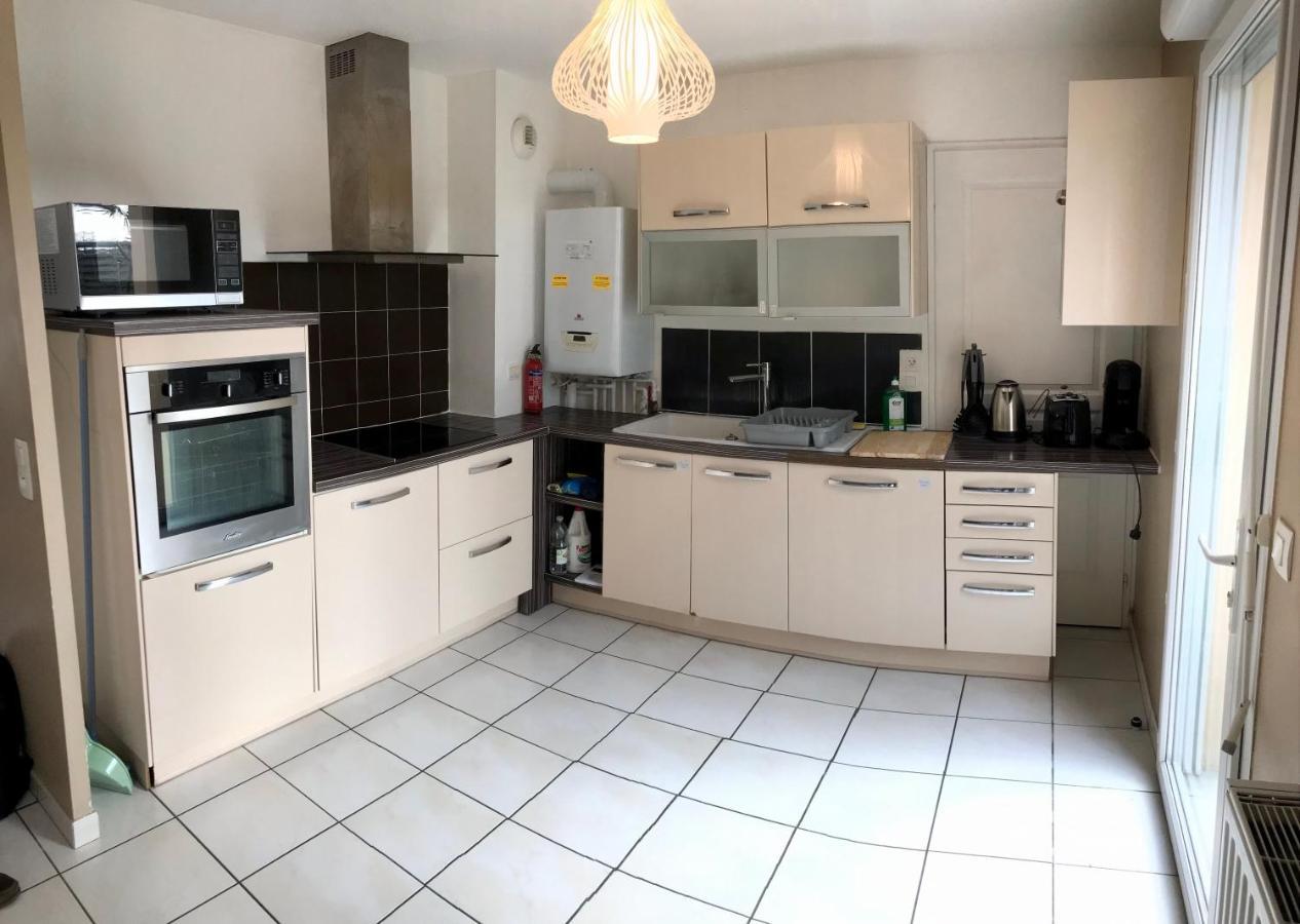 Agreable Maison Proche Gare Avec Parking Gratuit Le Mans Luaran gambar
