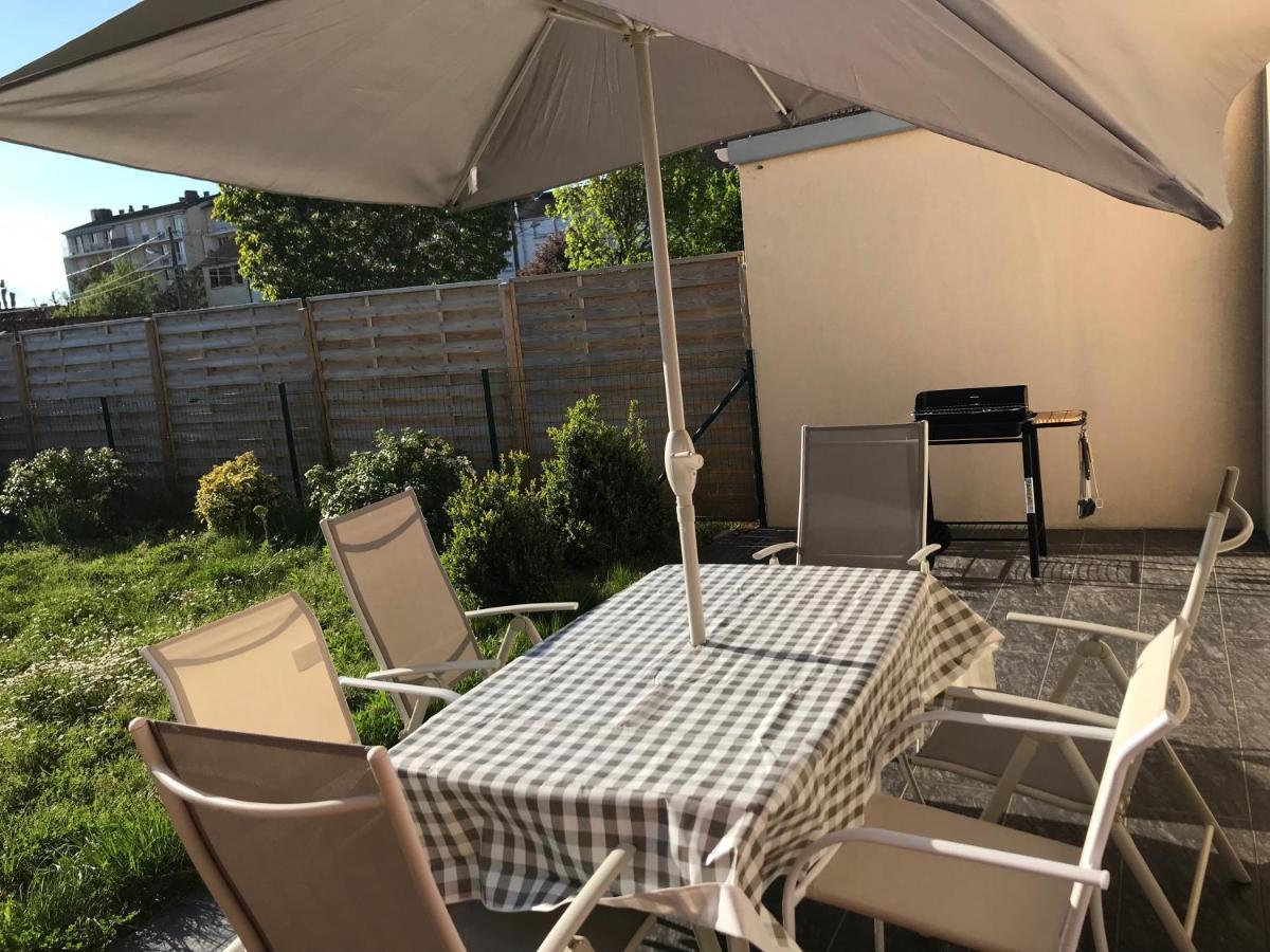 Agreable Maison Proche Gare Avec Parking Gratuit Le Mans Luaran gambar